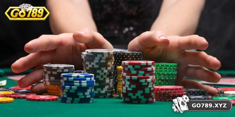 Ván chơi Poker diễn ra theo 3 vòng